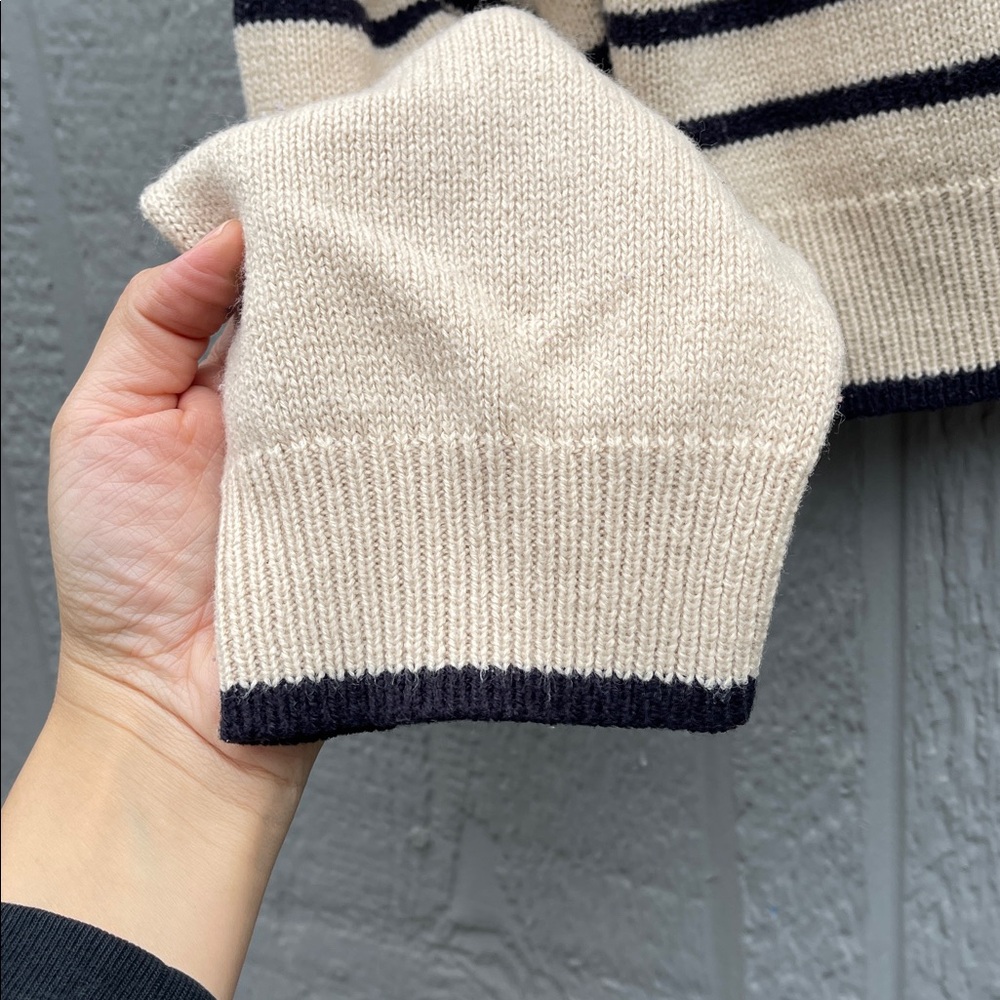 H&M Cream and Black Striped V-Neck Sweater Size: S - Picture 5 of 8